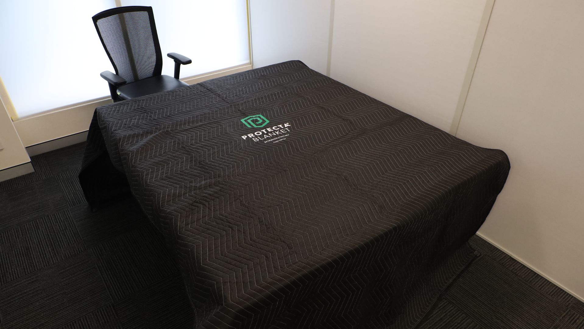 Protecta Blanket: Cushioned Care for Your Surfaces